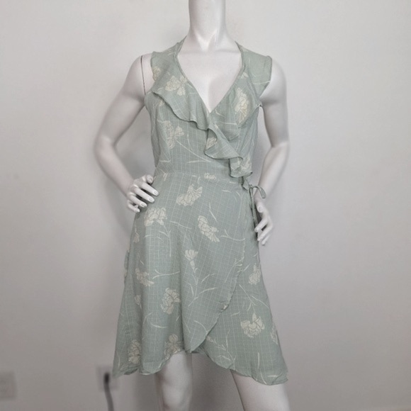 Isalis Green Cream Coquette Romantic Floral Ruffle Genuine Wrap Dress Size M - Picture 1 of 10
